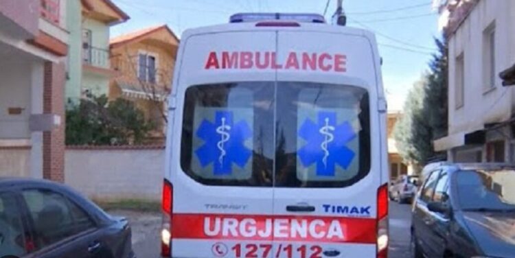 Gruaja humb jetën gjatë operacionit për ngushtim stomaku në Durrës – procedohet mjeku
