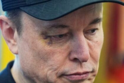 Elon Musk shfaqet me syrin e nxirë në Zyrën Ovale: Më goditi …