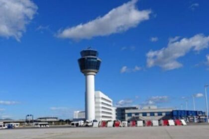 Një tjetër ngjarje që trondit aviacionin/ Avioni me 150 pasagjerë mbushet me tym, ulje emergjente në Athinë