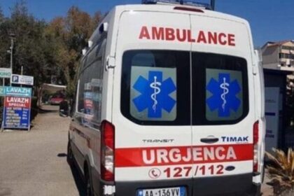 LAJM I FUNDIT/ Gjendet i pajetë në rrugë një person
