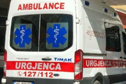 E rëndë në KRYEQYTET/ Gruaja b*e nga pallati ku banonte, humb j*tën në vend...