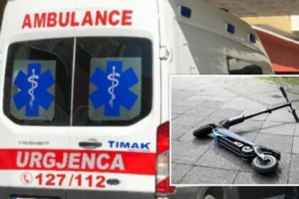 Tjetër aksident me monopatinë në kryeqytet/ 17-vjeçari përplaset me makinën, përfundon në spital