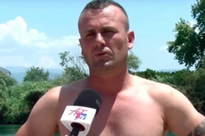 “Pa u menduar dy herë, mora frymë thellë dhe u zhyta”/ Historia e shqiptarit hero që shpëtoi dy fëmijë nga mbytja në Greqi: Bëra atë që do të bënte çdo prind