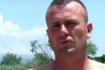 U hodh në lumin Arakhtos për të shpëtuar dy të miturit grek, Shteti grek bën gjestin e 'HEROIT' per Shqiptarin...