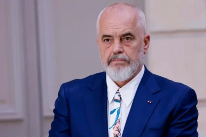Dh*na ndaj kamerierit nga efektivi në Vlorë, reagon Rama: Sa të dalë nga spitali do ta..
