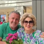 “Që nga humbja e nënës, çdo ditë është një pikëllim i madh”, e bija e Agron Llakajt: Postimet e babit nuk janë të hiperbolizuara, shkon çdo ditë tek varri me lule