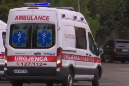 E RENDE/ Gjendet pa shenja jete 44-vjeçarja në Shijak