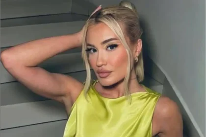 “U mërzita, pastaj u kujtova sa e bukur jam” Dea Michele provokon fansat, e veshur me bikini influencerja nuk i le vend imagjinatës