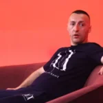 “Jam duke u martuar” G-Bani le pa fjale ndjekesit poston foto nga dasma me nusen...