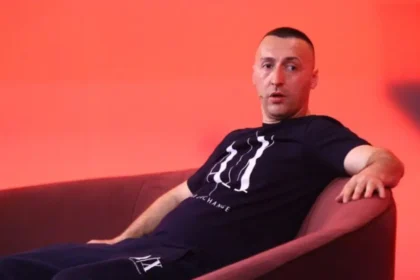 “Jam duke u martuar” G-Bani le pa fjale ndjekesit poston foto nga dasma me nusen...