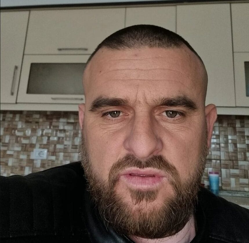 Zbardhen Detaje Tr0Nditese Nga Ngjarja Në Fier! Ky Është Babai Monster Që Përdh*Noi Vjazën E Tij Që 5 Vjec!