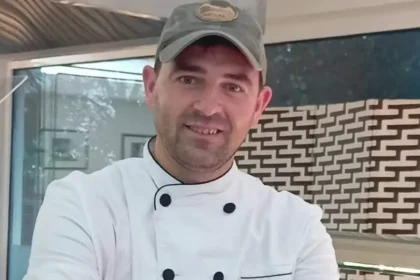 Cfarë dhimbje e madhe! Mbyll sytë në lule të rinisë 30 vjecari, miqtë e tij shpërthejnë në lot (Foto)