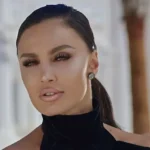 Genta Ismajli është kjo? E mbani mend këngëtaren e njohur, nuk e merrni me mend ndryshimin DRASTIK që ka pësuar!