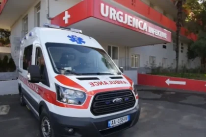 Aksident i rëndë në vend! Makina përplas këmbësorin tek vijat e bardha, raportohet se...