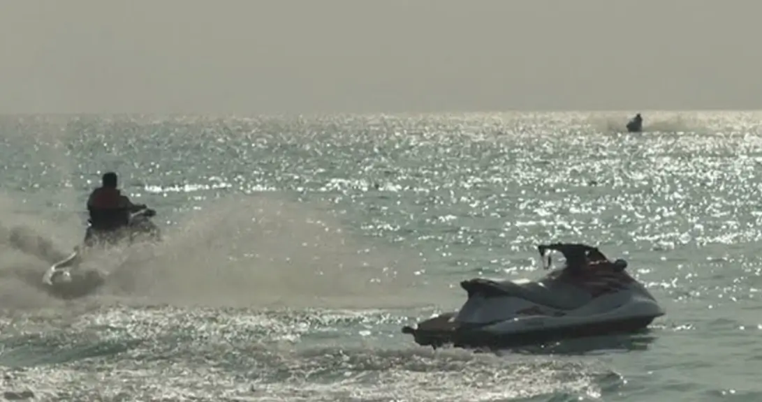 Aksident me jet ski në Ksamil, dy vëllezër francezë përplasen! 22 vjecari...