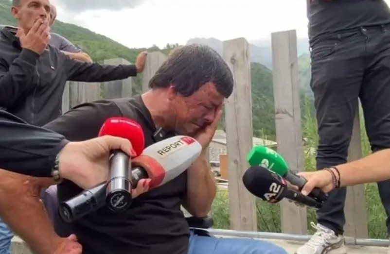 Të dhemb shpirti! 'Na ka ngelur vetëm të vd*sim...' banori në Theth shpërthen në lot!