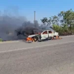 Prag tragjedie! Merr flakë automjeti gjatë lëvizjes, shpëton familja me 5 persona
