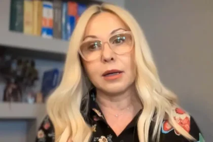 Sfida, probleme familjare dhe thyrje zemrash... Chrysanthi Kalogeri flet per jave te 'FRIKSHME'!