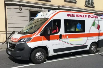 Ndodh në Itali! Shoferi përplas për vd*kje dhe lë në mes të rrugës gruan, vetë ia mbath