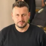 Ja paska këputur kokën/ Mevlan Shaba poston foto për herë të parë me vajzën e tij të vogël!