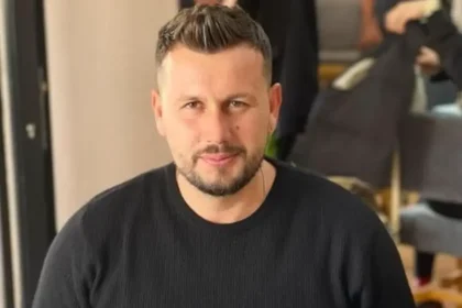 Ja paska këputur kokën/ Mevlan Shaba poston foto për herë të parë me vajzën e tij të vogël!