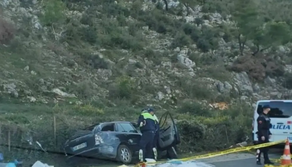 Cfarë po ndodh kështu? Makina me punonjësit përfundon në humnerë, zbardhen detaje