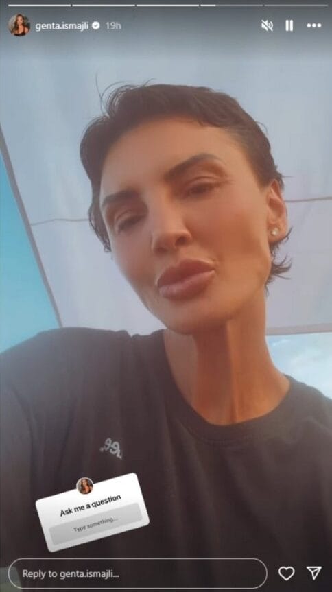 Genta Ismajli është kjo? E mbani mend këngëtaren e njohur, nuk e merrni me mend ndryshimin DRASTIK që ka pësuar!