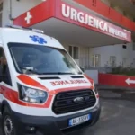 Tronditëse! U mundua ta shembte, por muri i banesës e zuri poshtë! 51 vjecari humb jetën