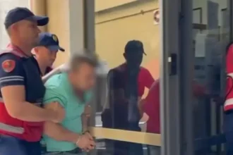 Gjykata merr këtë vendim për babain që ab*zoi me vajzën e tij...