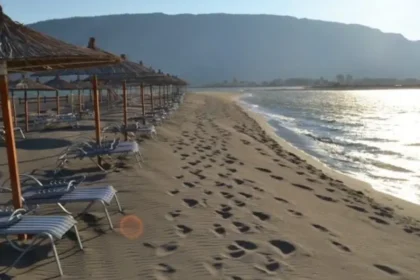 E FUNDIT! Ngjarje e rëndë, pushuesi humb jetën në plazh