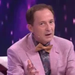 'O mashkull k*rvë...' Nuk përmbahet Arjan Konomi, shpërthen në sharje ndaj këtij personi! (Video)