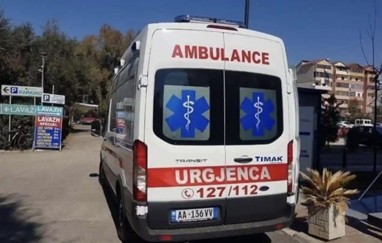 Makina del nga rruga në aksin Shëngjin-Velipojë, plagosen 4 anëtarë të një familjeje