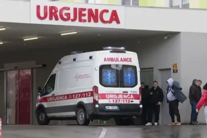 Cfarë po ndodh kështu? Rast i rëndë në Tiranë: Foshnja humb jetën, prindërit fajësojnë mjekët!