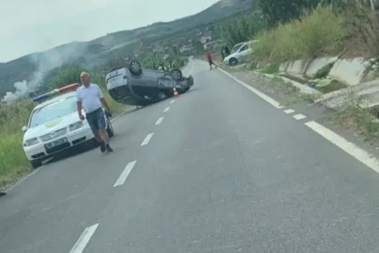 Tjetër aksident tronditvs në vend, burrë e grua në gjendje të rëndë nisen me helikopter drejt Traumës!