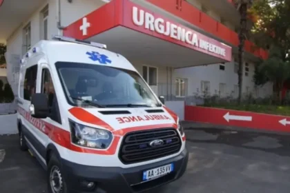 Ngjarje e rëndë në Tiranë! Familjarët gjejnë të vetëv*rur burrin ne banese