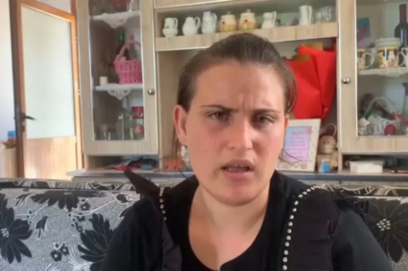 'Dëgjova një zë dhe thashë mami, babi është gjallë?' Flet vajza tjetër e babait të mb*tur me tel nga e bija në Fier