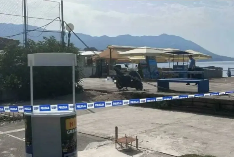 Ngjarje m*kabër në Budva! 65-vjeçari vr*t vëllanë dhe nipin, pas ngjarjes ulet në kafe dhe pret policinë