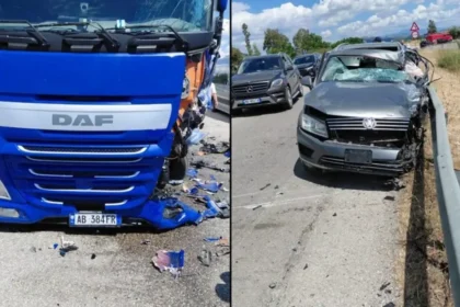 Aksident i rëndë në vend: Makina përplaset me kamionin, 2 persona nisen me urgjenc ne spital!