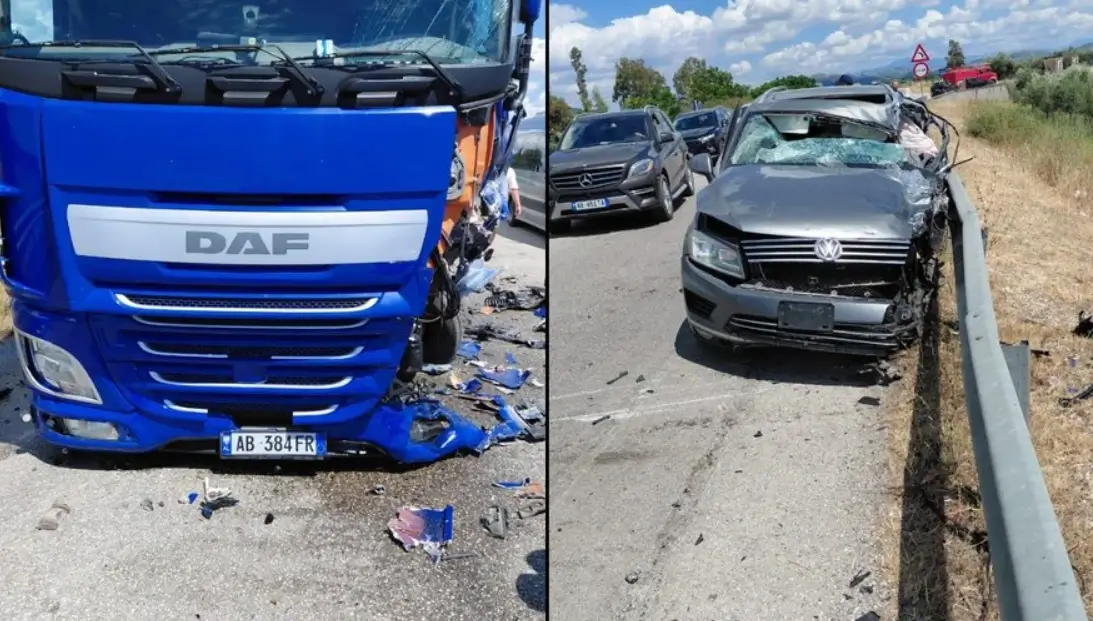 Aksident i rëndë në vend: Makina përplaset me kamionin, 2 persona nisen me urgjenc ne spital!