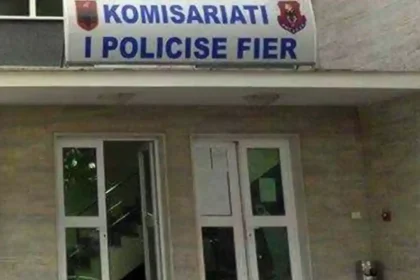 E rëndë në Fier! 30-vjeçari bashkë me dy adoleshentë kryejnë marr*dhënie me një vajzë të mitur...