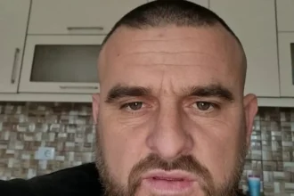 Zbardhen Detaje Tr0Nditese Nga Ngjarja Në Fier! Ky Është Babai Monster Që Përdh*Noi Vjazën E Tij Që 5 Vjec!