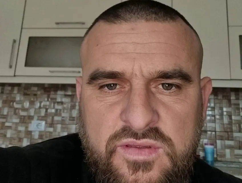 Zbardhen Detaje Tr0Nditese Nga Ngjarja Në Fier! Ky Është Babai Monster Që Përdh*Noi Vjazën E Tij Që 5 Vjec!