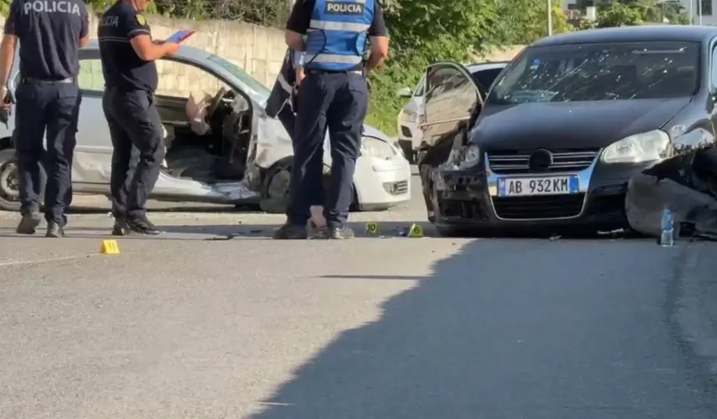 Aksident tragjik në vend! Humb jetën bashkëshorti, nëna me dy fëmijët e m*tur pIagosen rëndë...