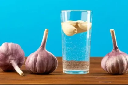 Përfitimet e Mëdha me Ujin e Hudhres për Shëndetin në Vetëm 15 Ditë